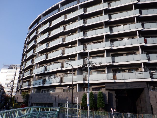 プラウド高田馬場の外観