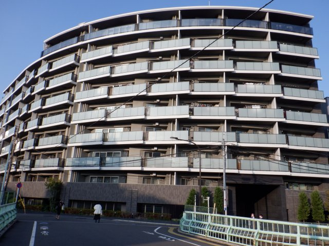 プラウド高田馬場の外観