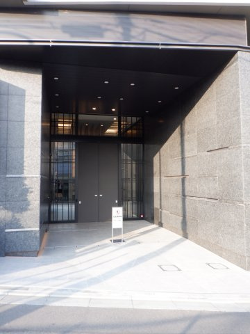 プラウド高田馬場のエントランス