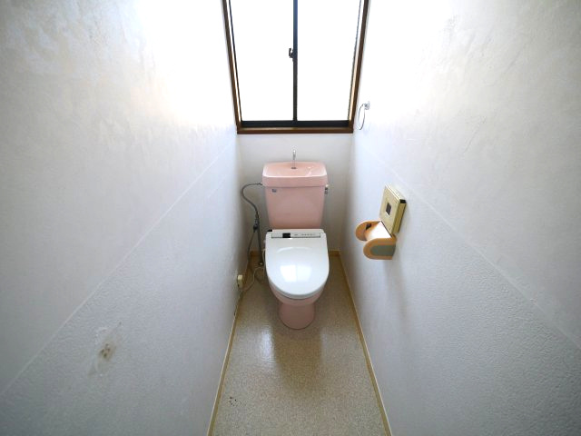 茂原市法目　中古戸建のトイレ|内装一部リフォーム済み令和8年1月 ミサワホーム施工 リビング約18帖 オール電化 カーポート2台