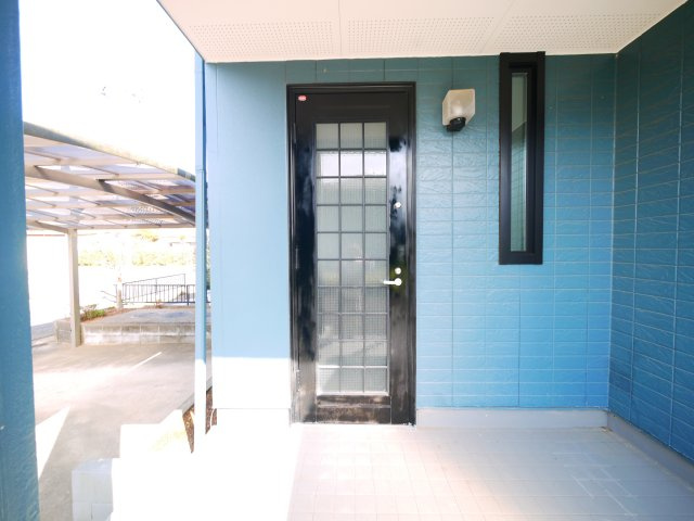 茂原市法目　中古戸建の玄関|内装一部リフォーム済み令和8年1月 ミサワホーム施工 リビング約18帖 オール電化 カーポート2台
