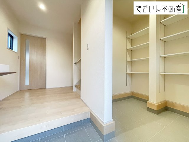 【玄関】 | Livele Garden.S深谷市岡里第3　新築住宅 | 現地(2026年6月撮影)