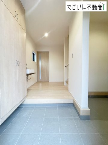 【玄関】 | Livele Garden.S深谷市岡里第3　新築住宅 | 現地(2026年6月撮影)