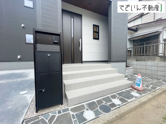 【玄関】 | Livele Garden.S深谷市岡里第3　新築住宅 | 現地(2026年6月撮影)
