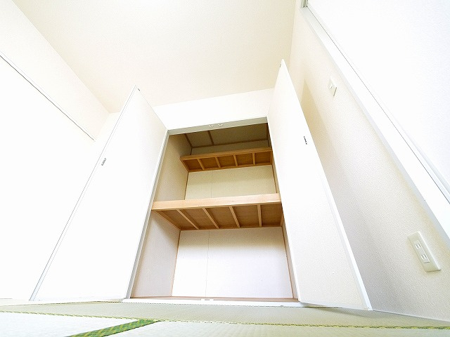 グローバルハイツ鳩之門Aの収納|便利な収納スペースです