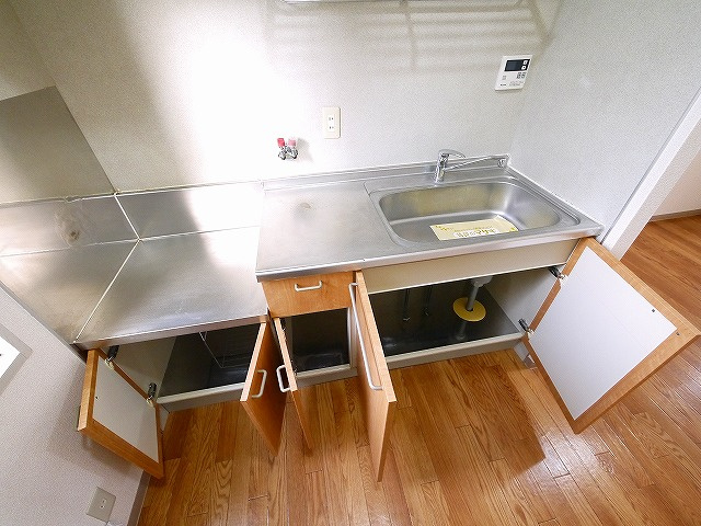 グローバルハイツ鳩之門Aのキッチン|使いやすいキッチンです