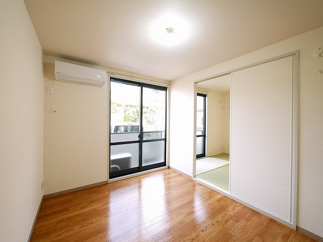 グローバルハイツ鳩之門Aの居間・リビング|使いやすいリビングです