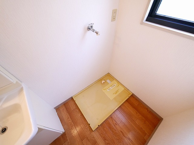 グローバルハイツ鳩之門Aの設備|嬉しい室内洗濯機置き場もございます。