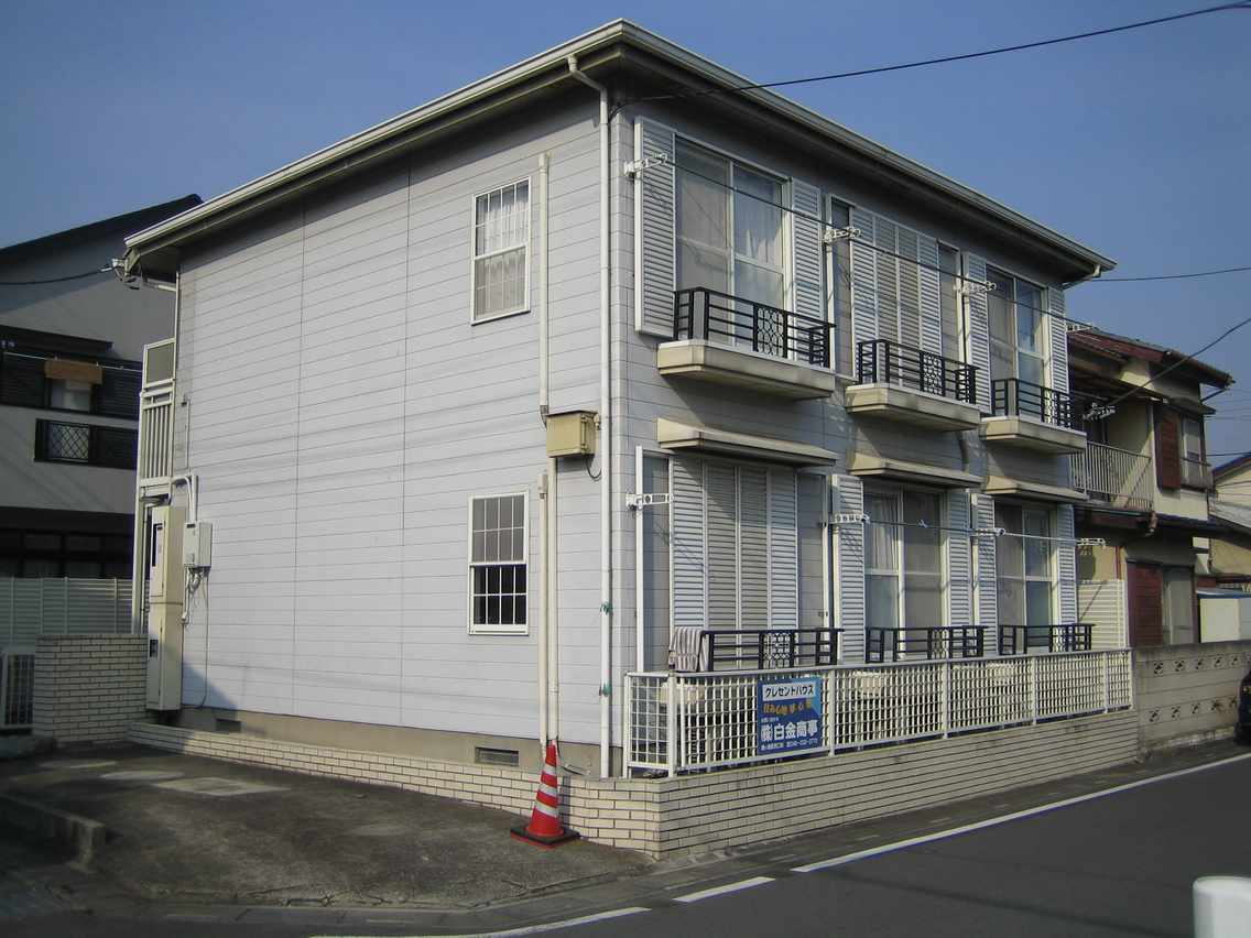 クレセントハウス