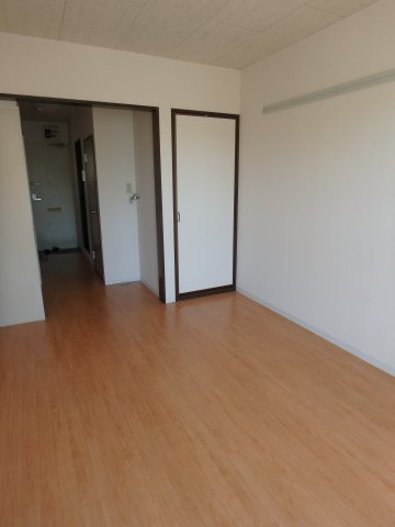 クレセントハウスの洋室