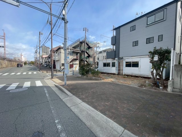 【前面道路含む現地写真】の画像