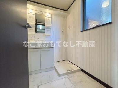 【洗面所】 | Placido