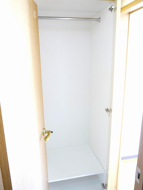 アイリスハイツ6号館の収納|大きなものも収納できそうです