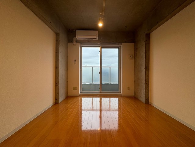 川崎市多摩区登戸の賃貸マンションの居間・リビング