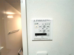 暖房機能があるため、冬場でも温かい浴室で入浴でき、乾燥機能があるため、水気を素早く取り除けます。また、換気機能があるため、湿気を素早く排出してカビや雑菌の発生を防ぐことができます。