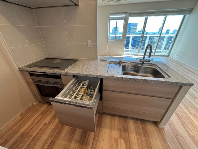 オール電化につきIHヒーターコンロとなっています。