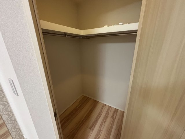 7.2帖洋室のウォークインクローゼット