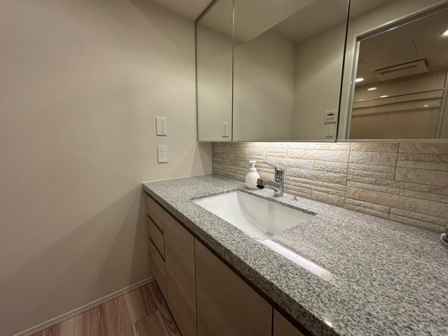 独立洗面化粧台