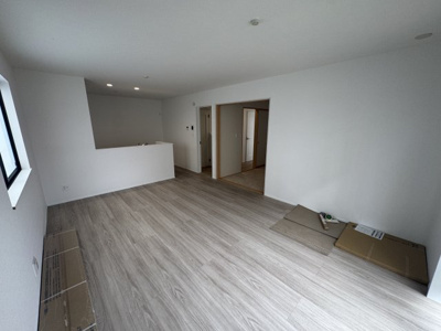 【居間・リビング】 | 沖縄市東（全3棟）B号棟 | ※同仕様写真です