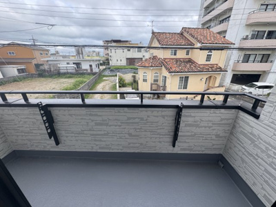 【バルコニー】 | 沖縄市東（全3棟）B号棟 | ※同仕様写真です