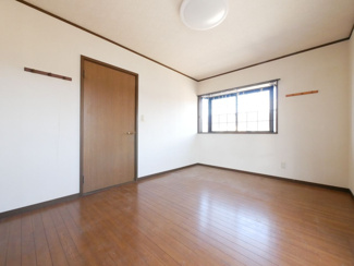 【洋室】 | 笛吹市石和町広瀬　平成7年築中古戸建 敷地101坪 | 2階北側7.2帖洋室