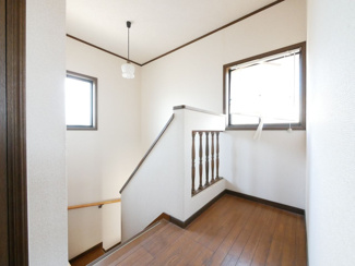 【その他】 | 笛吹市石和町広瀬　平成7年築中古戸建 敷地101坪 | 二階階段付近