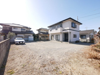 【外観】 | 笛吹市石和町広瀬　平成7年築中古戸建 敷地101坪 | 101坪の広々敷地　日当たりも良好