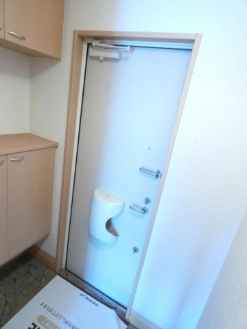セジュールヴァンセンヌB棟の玄関