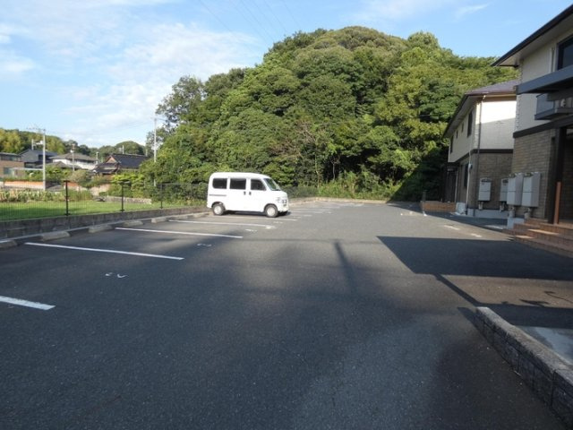 セジュールヴァンセンヌB棟の駐車場