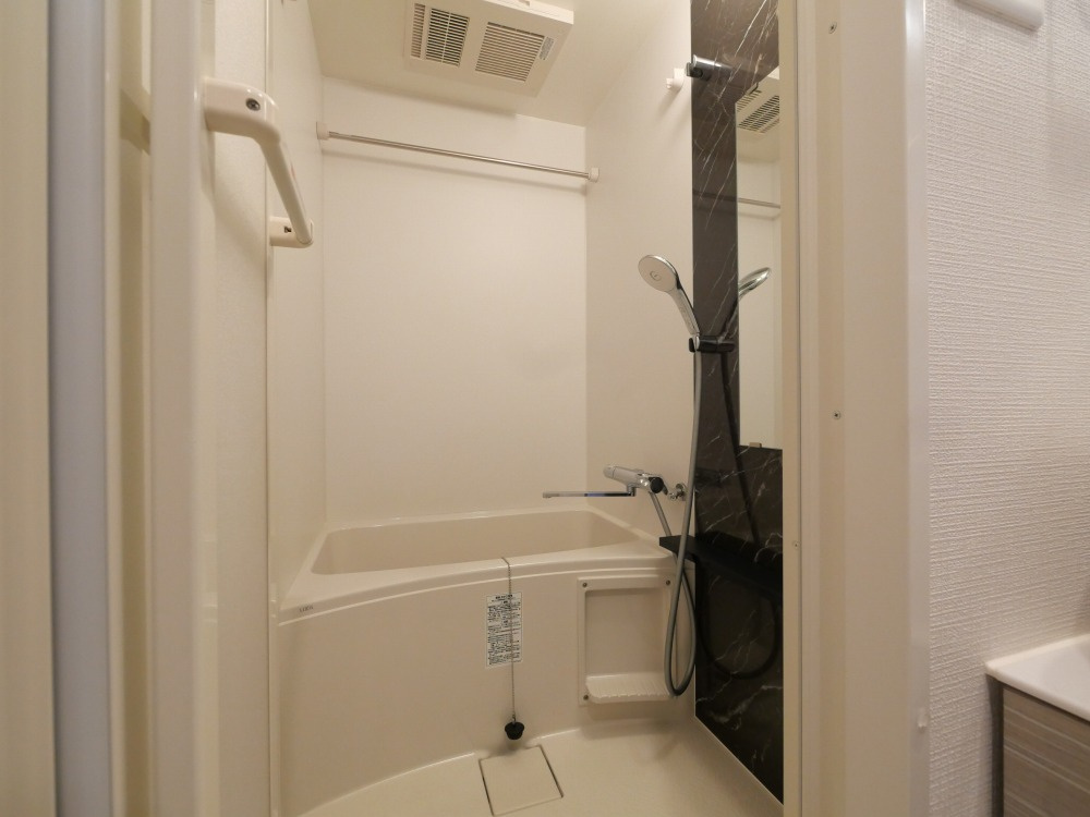 エスリード弁天町ノースプレミアの浴室