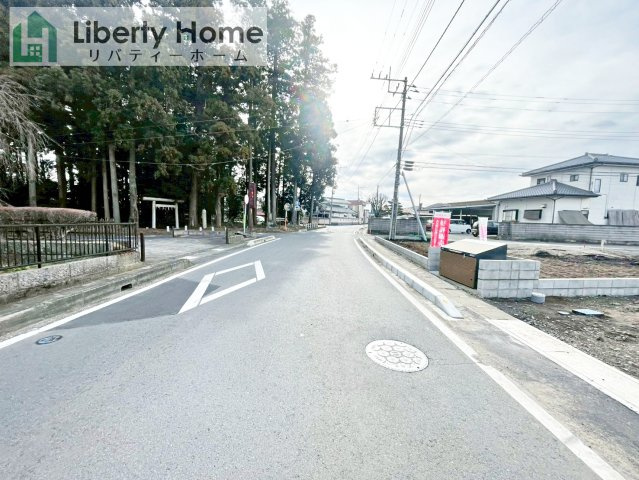 那珂市瓜連第14　新築戸建　1号棟の前面道路含む現地写真
