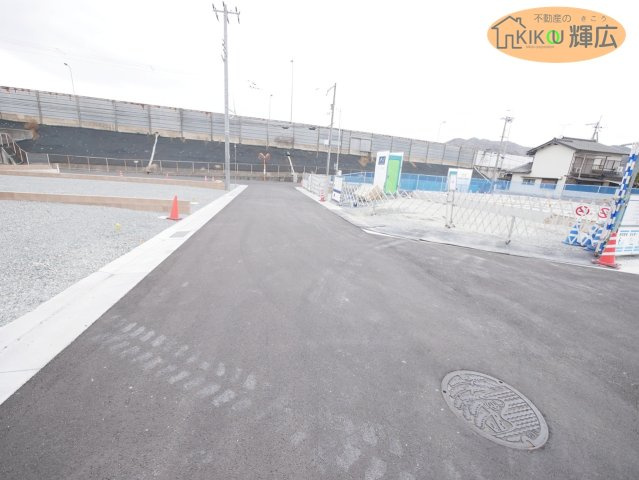 【前面道路含む現地写真】 | 高砂市阿弥陀町魚橋（全17）土地　3号地