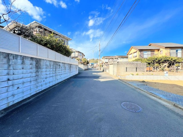 戸塚区平戸4丁目　条件なし売地　全3区画の前面道路含む現地写真|◆土・日・祝日は、当社スタッフによる現地案内会を実施しております。もちろん平日のご案内も可能です。お気軽にご相談ください！！