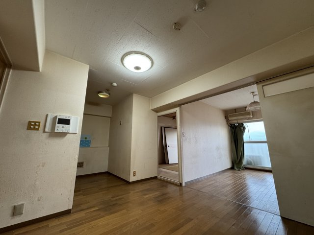 －三丁目不動産-　本庄スカイハイツB棟4階　EV付　内工事の居間・リビング