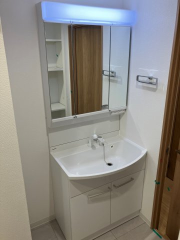 ベルドゥムール春日部東の洗面所