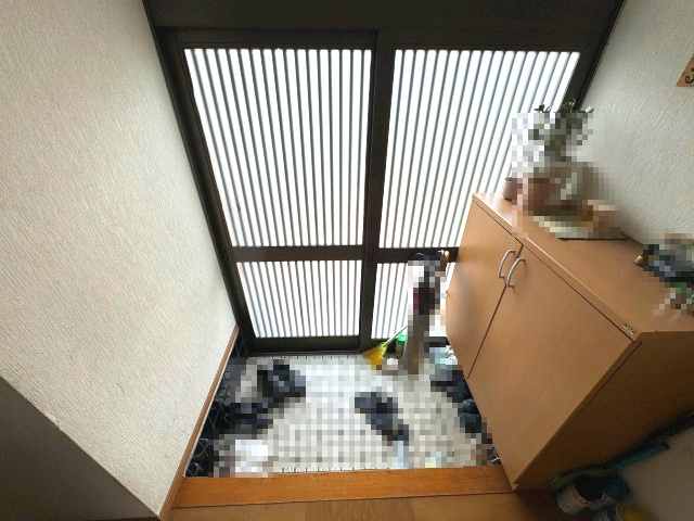北葛飾郡松戸町清地６丁目　中古戸建ての玄関