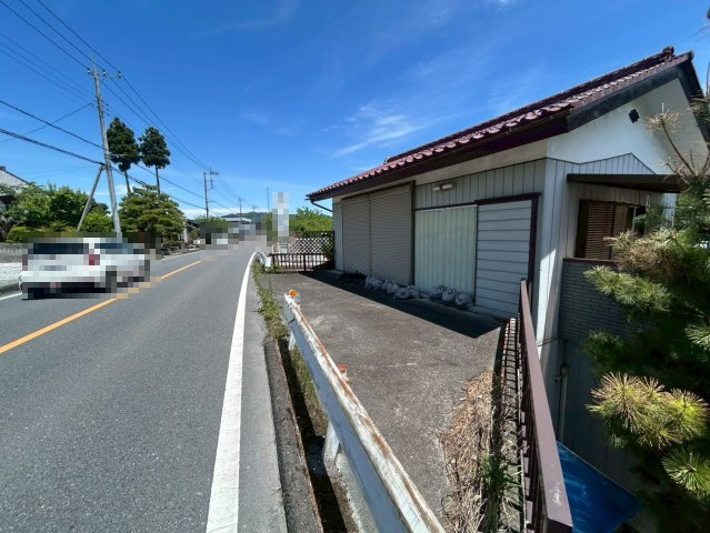 秩父市寺尾中古住宅の前面道路含む現地写真