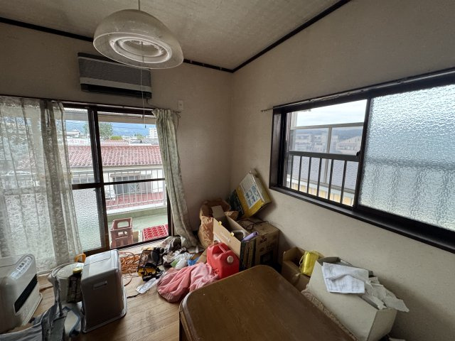 －三丁目不動産ー　秩父市番場町　1.2階RC造　3階木造の洋室