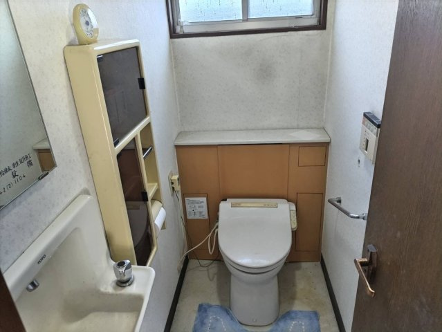 －三丁目不動産ー　秩父市番場町　1.2階RC造　3階木造のトイレ
