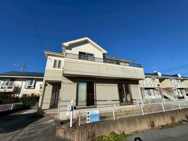 -三丁目不動産-　熊谷市新島　内工事　平成18年駐車3台の外観