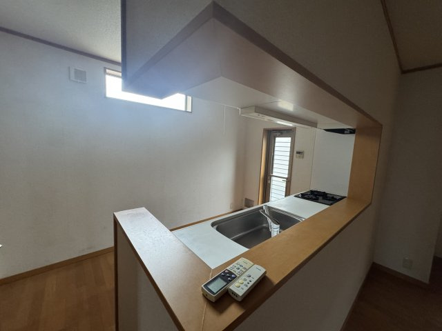 -三丁目不動産-　熊谷市新島　内工事　平成18年駐車3台のキッチン