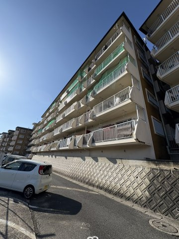 ホワイトキャッスル上の原B棟の外観|外観は落ち着いています