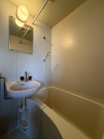 ハウス大幸の浴室