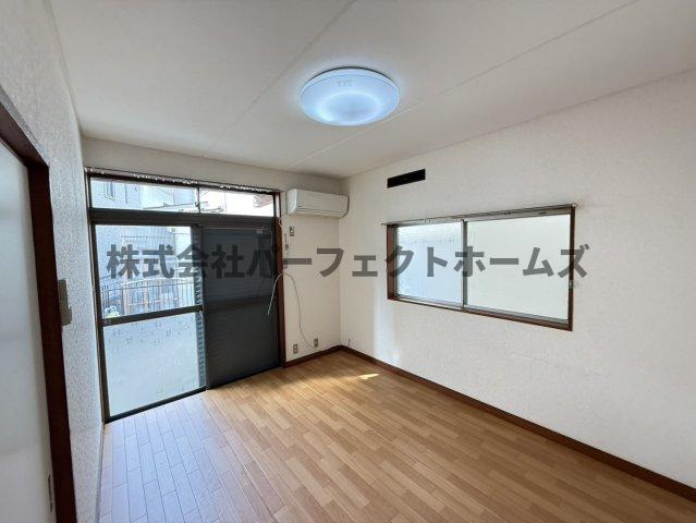 清水町戸建　賃貸の洋室|落ち着いた色調の洋室です