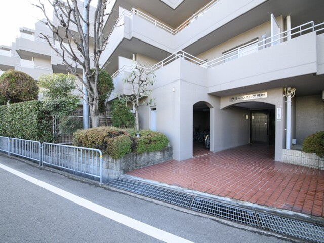 グリーンパレス豊中のエントランス
