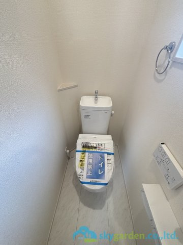 平塚市虹ケ浜　新築戸建　全2棟1期2号棟のトイレ