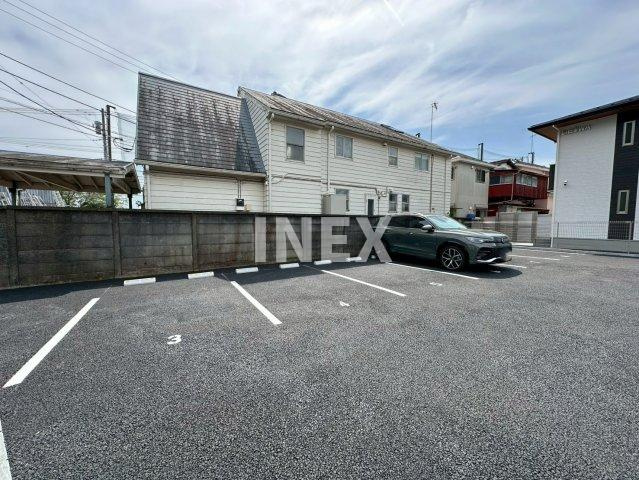 横浜市戸塚区俣野町のアパートの駐車場