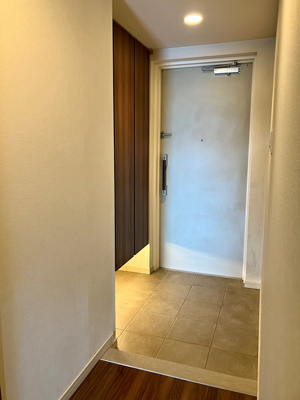 【玄関】 | ライオンズ久米川美彩の杜