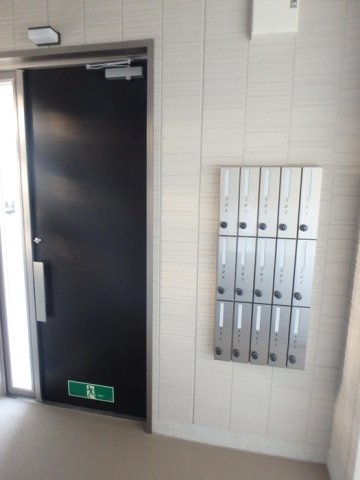 プラネージュⅡのエントランス