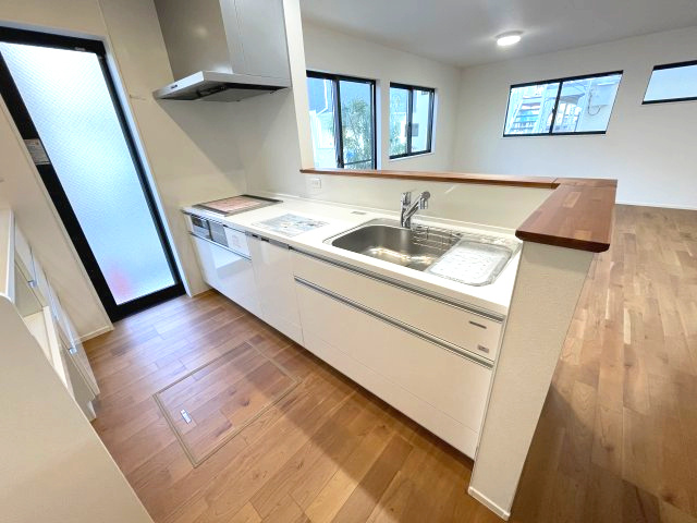 佐伯区千同一丁目　№35274のキッチン|手元が隠せる、便利な
カウンターキッチンです。